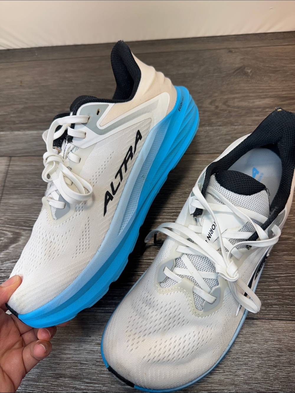 Altra Men's White and Blue Athletic Running Shoes SZ 8.5 (h124) - Picture 3 of 8